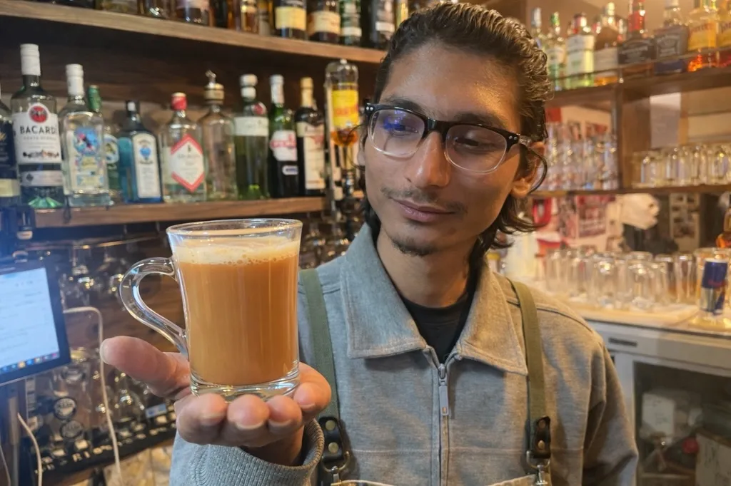 【本日アカシュの誕生日会 名付けてバングラナイト開催‼️】